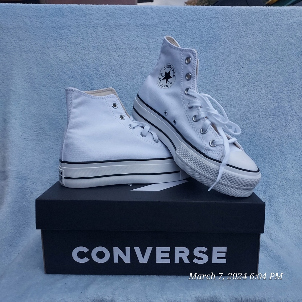 Womens Converse Chuck Taylor All Star Hi Lift Sneaker - White